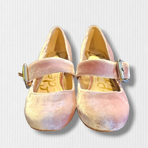 Sam Edelman Pink velvet block heeled pumps. Size 9.5. Buckle Closure. - Picture 2 of 6